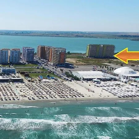 Maxx Aparts Summerland Sunwaves Mamaia Exterior photo