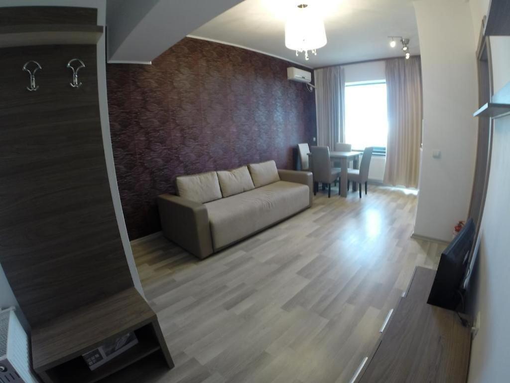 Maxx Aparts Summerland Sunwaves Apartment