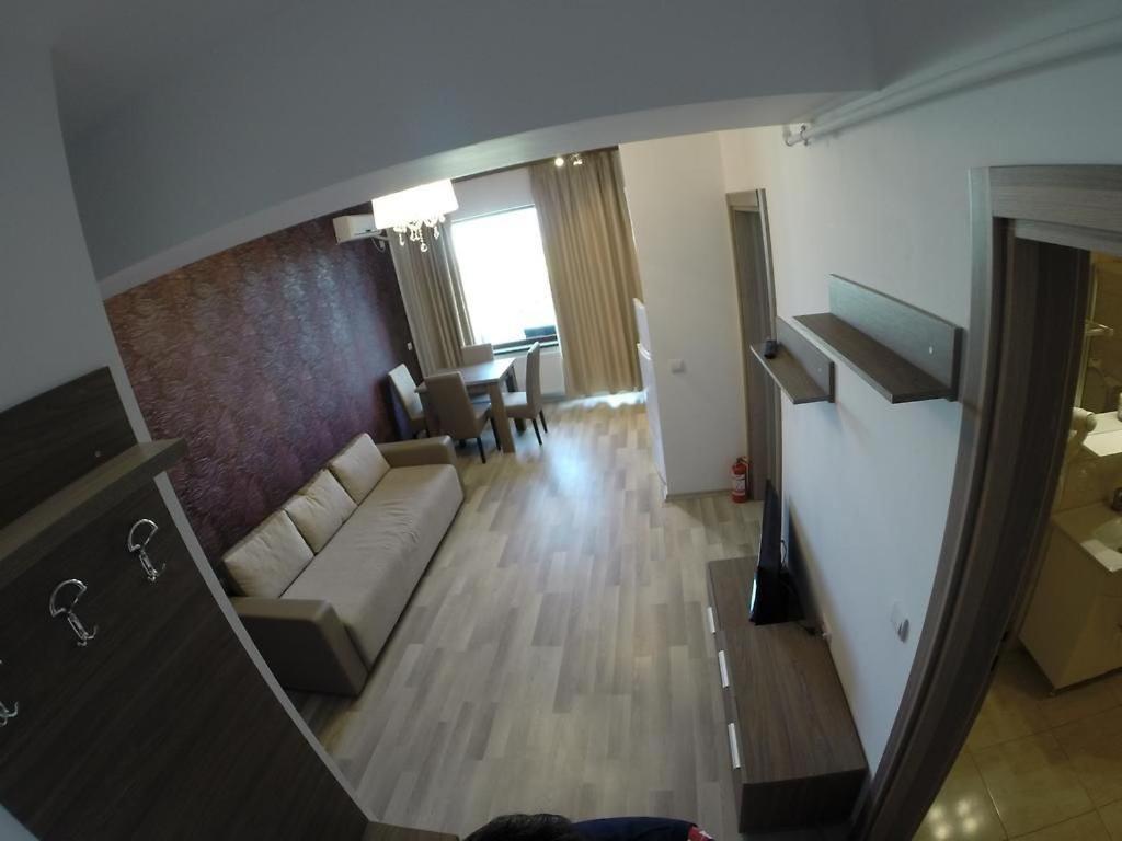 Maxx Aparts Summerland Sunwaves Apartment